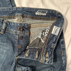Liberated Volcom 90s Front Buttons Women Sz 7 Medium Wash Jeans